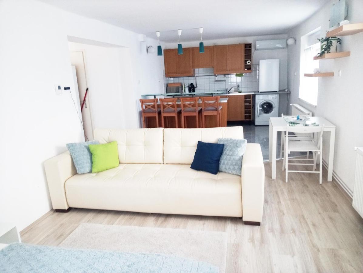 Stardust Apartman 페치 외부 사진