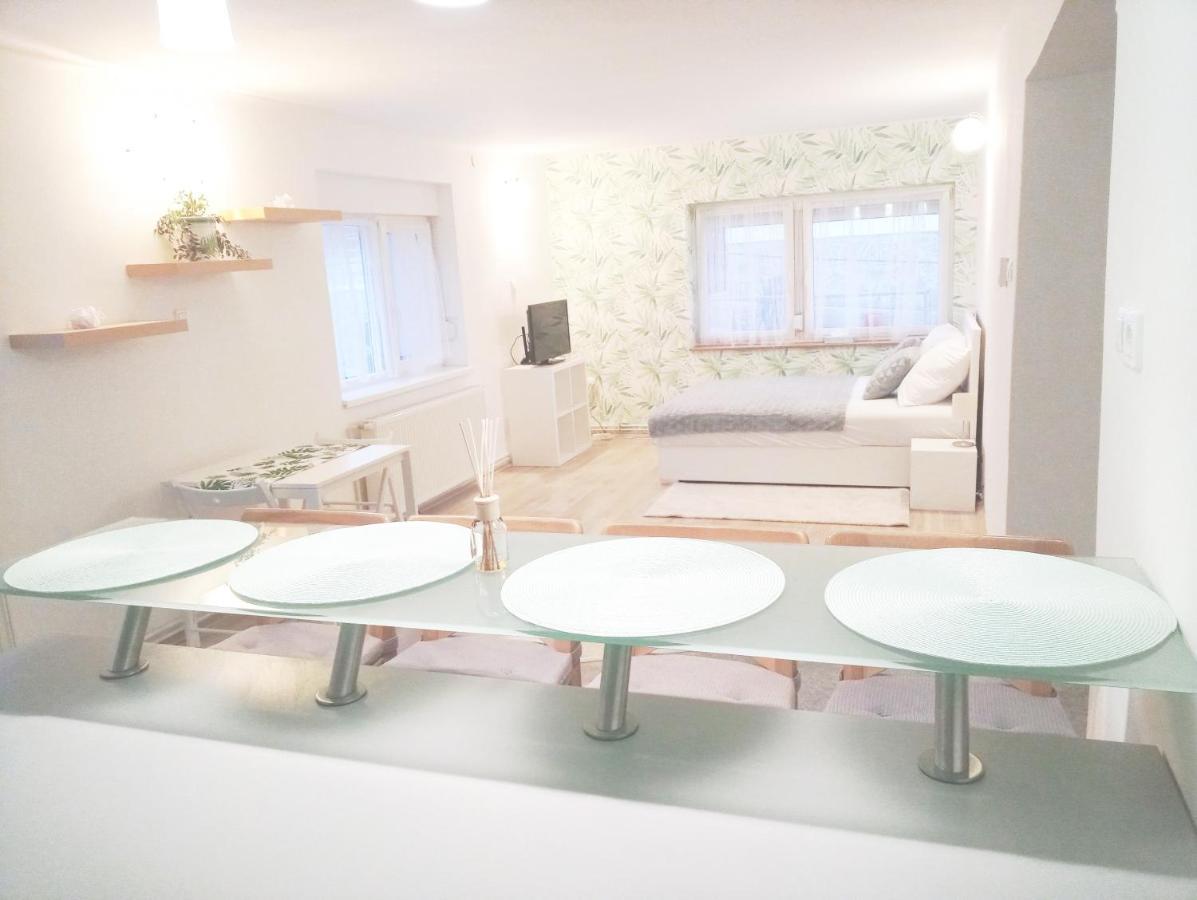 Stardust Apartman 페치 외부 사진