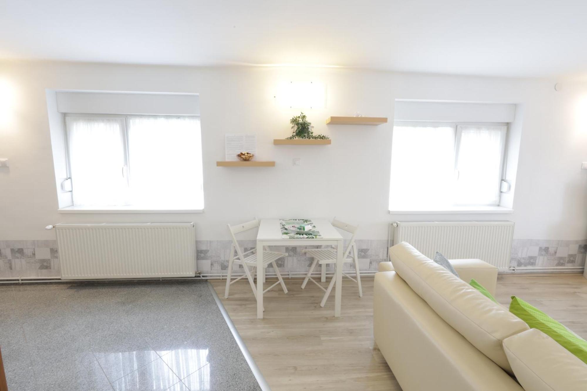 Stardust Apartman 페치 외부 사진
