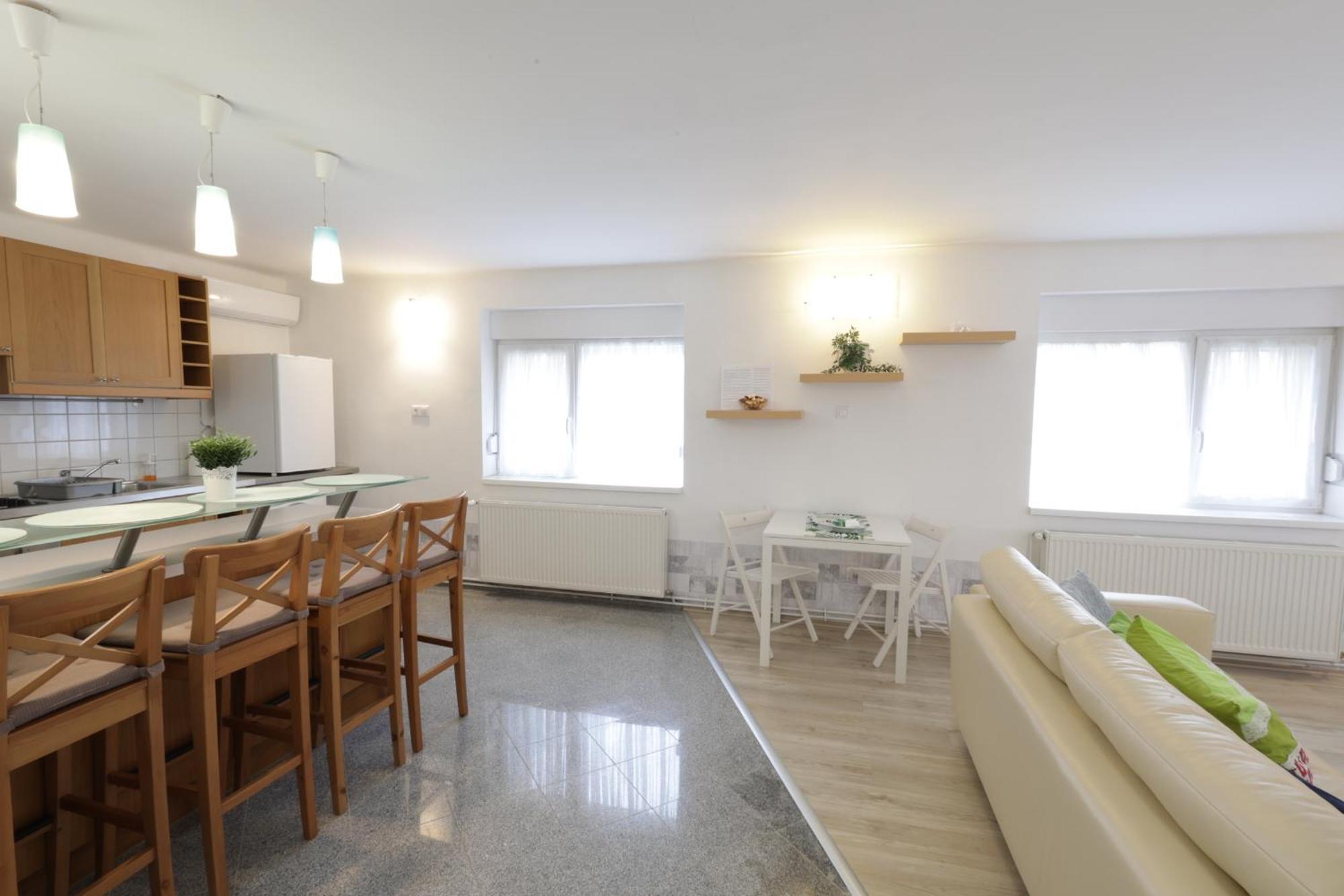 Stardust Apartman 페치 외부 사진